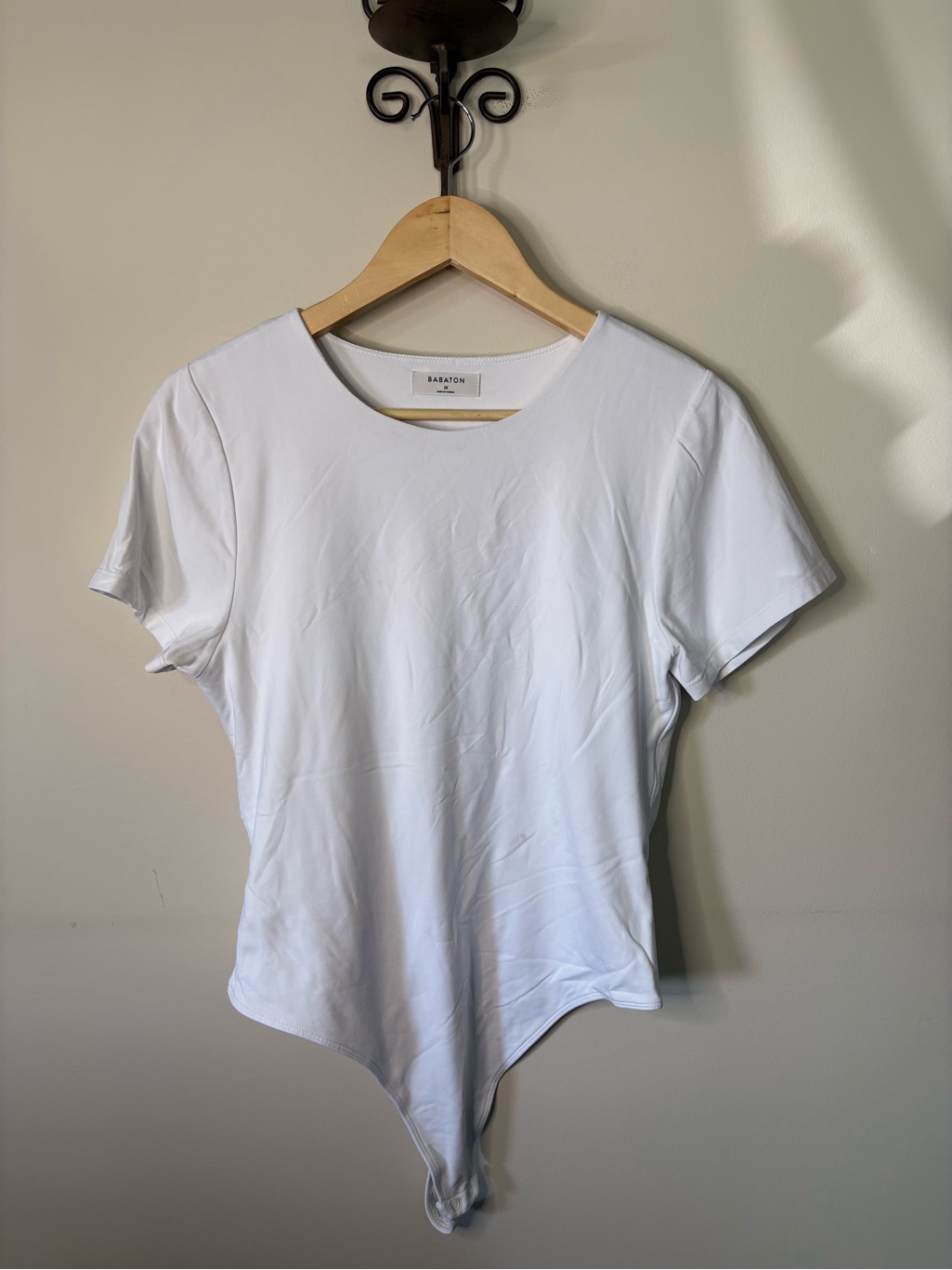 Aritzia Babaton White Short Sleeve Bodysuit - Classic Crew Neck